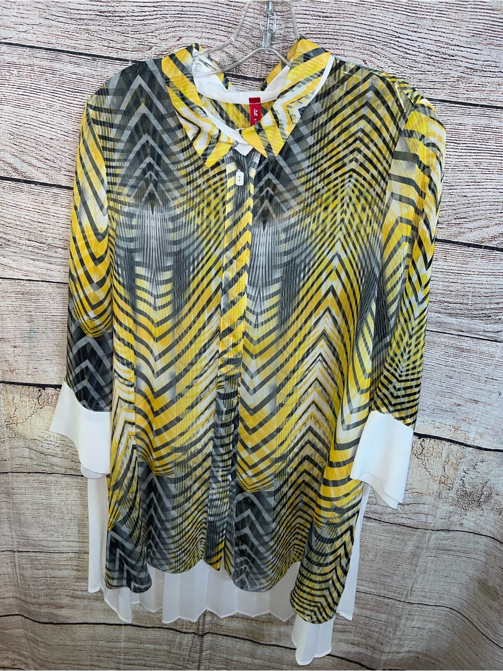 😍 IC by Connie K Yellow & Black Chevron Sheer Button Blouse with Contrast White